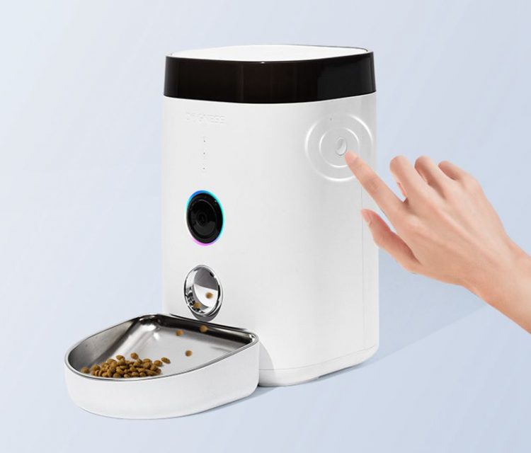 自动喂食器新款带摄像头实时监控APP远程一键加餐宠物智能喂食器(图1)